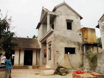 Construyen viviendas para pobres en zonas afectadas por inundaciones  - ảnh 1